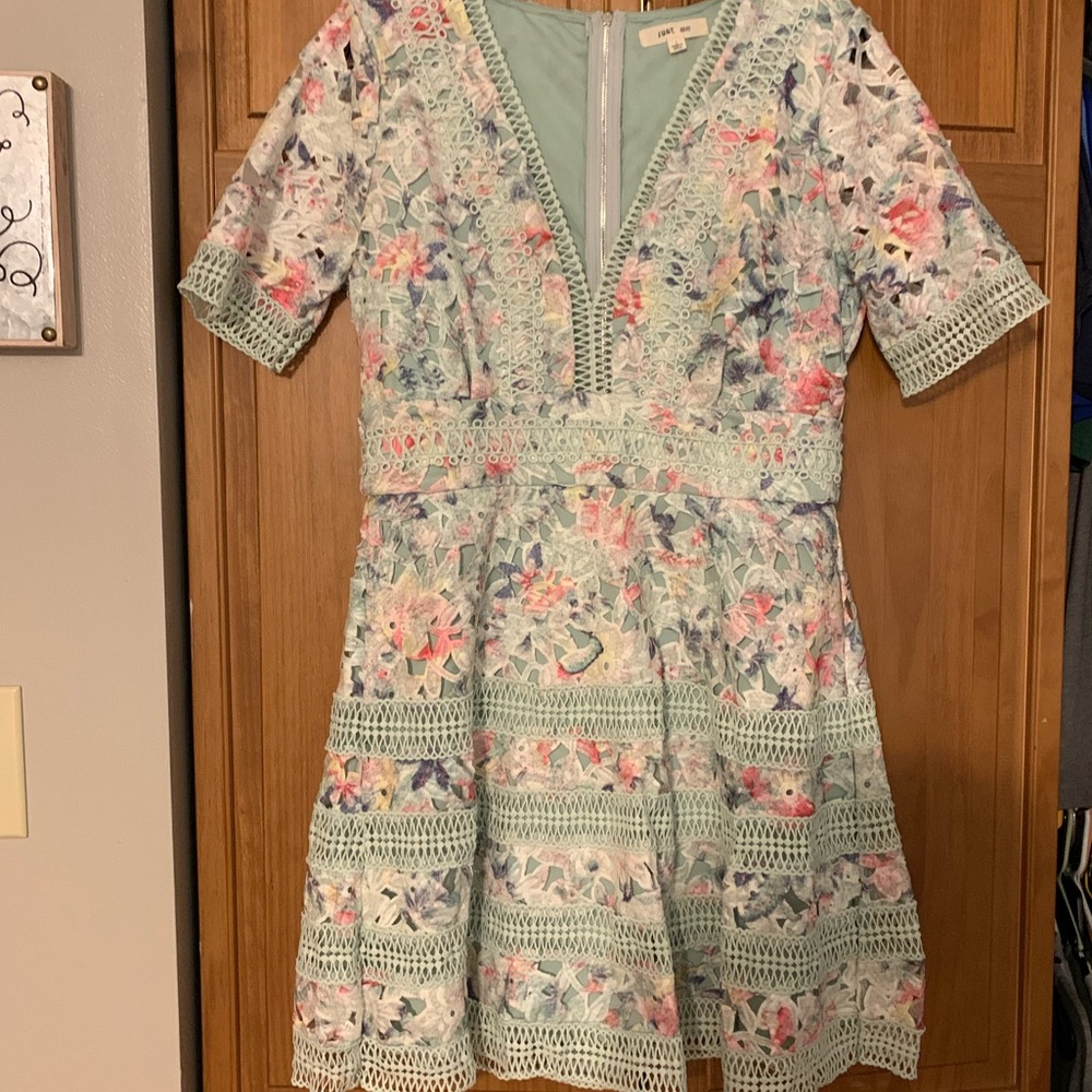 Floral lace dress. Size large never worn